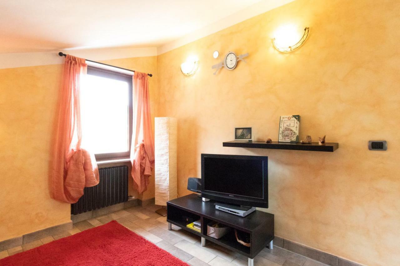Apartamento Casa Di Tia Aosta Exterior foto