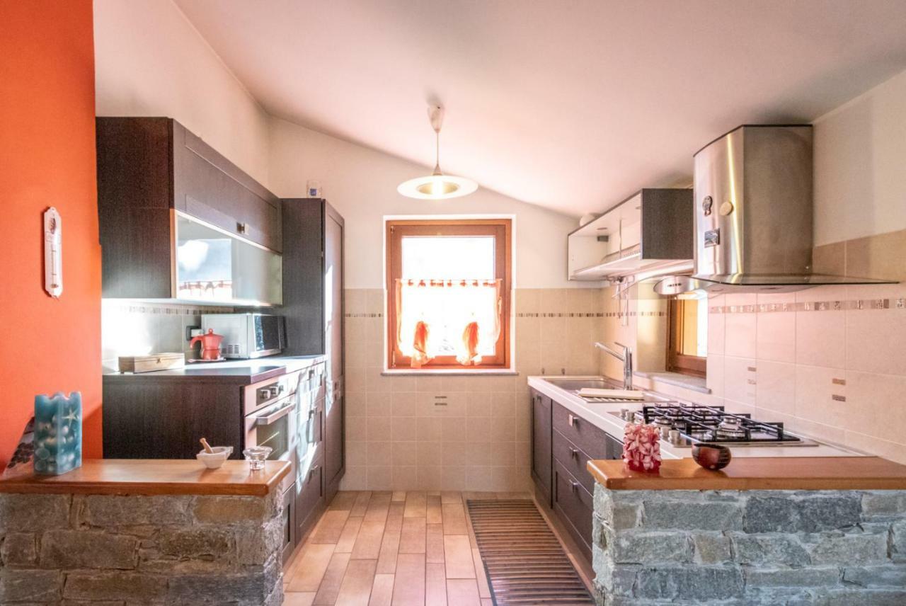 Apartamento Casa Di Tia Aosta Exterior foto